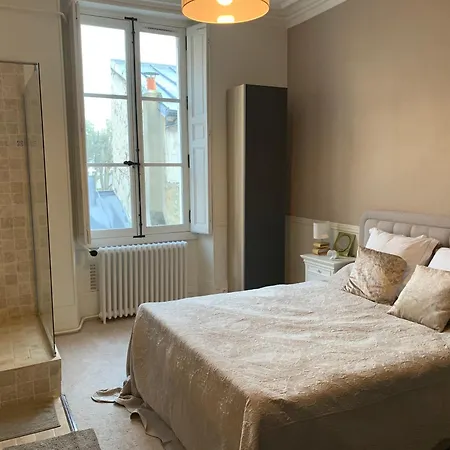 Idealement Place Confortable Et Cosy A 800 M Du Chateau Wersal