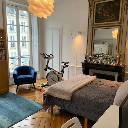 Idealement Place Confortable Et Cosy A 800 M Du Chateau *