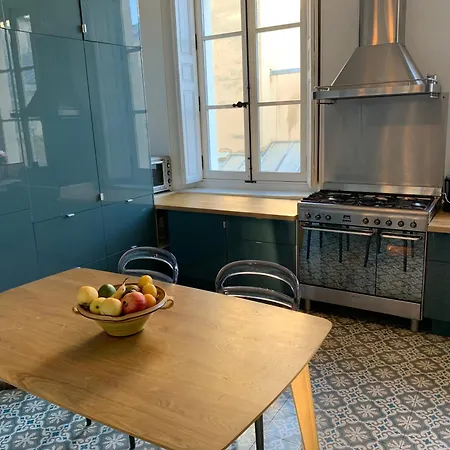 Idealement Place Confortable Et Cosy A 800 M Du Chateau *
